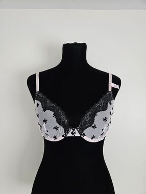 Victoria's Secret Light Pink Bra with Black Lace Trim